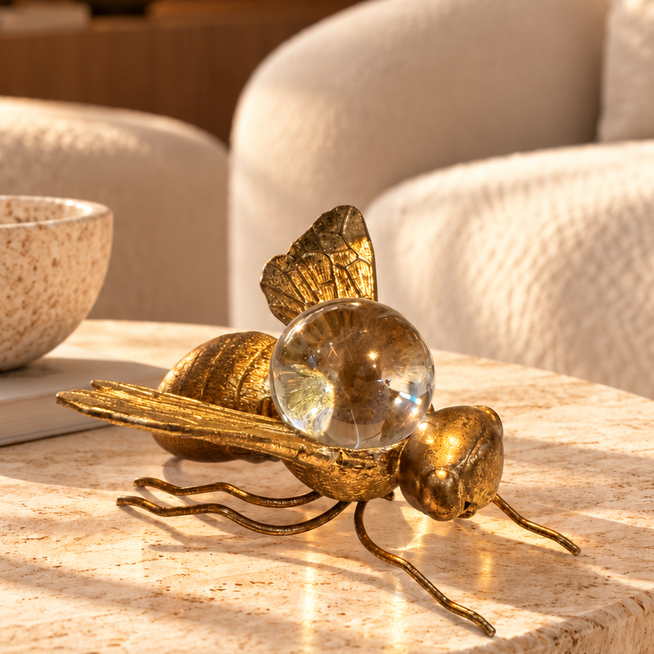 Abeja metal con bola de cristal