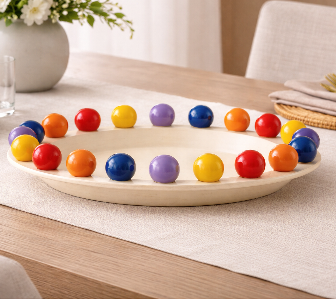 Platon color Marfil con bolas de colores